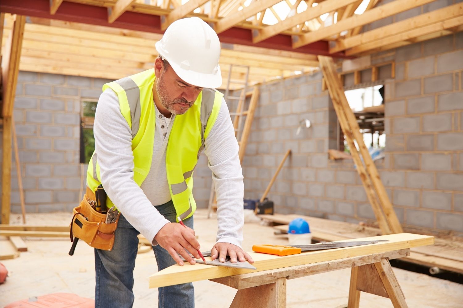 What are the benefits of hiring a local carpenter?