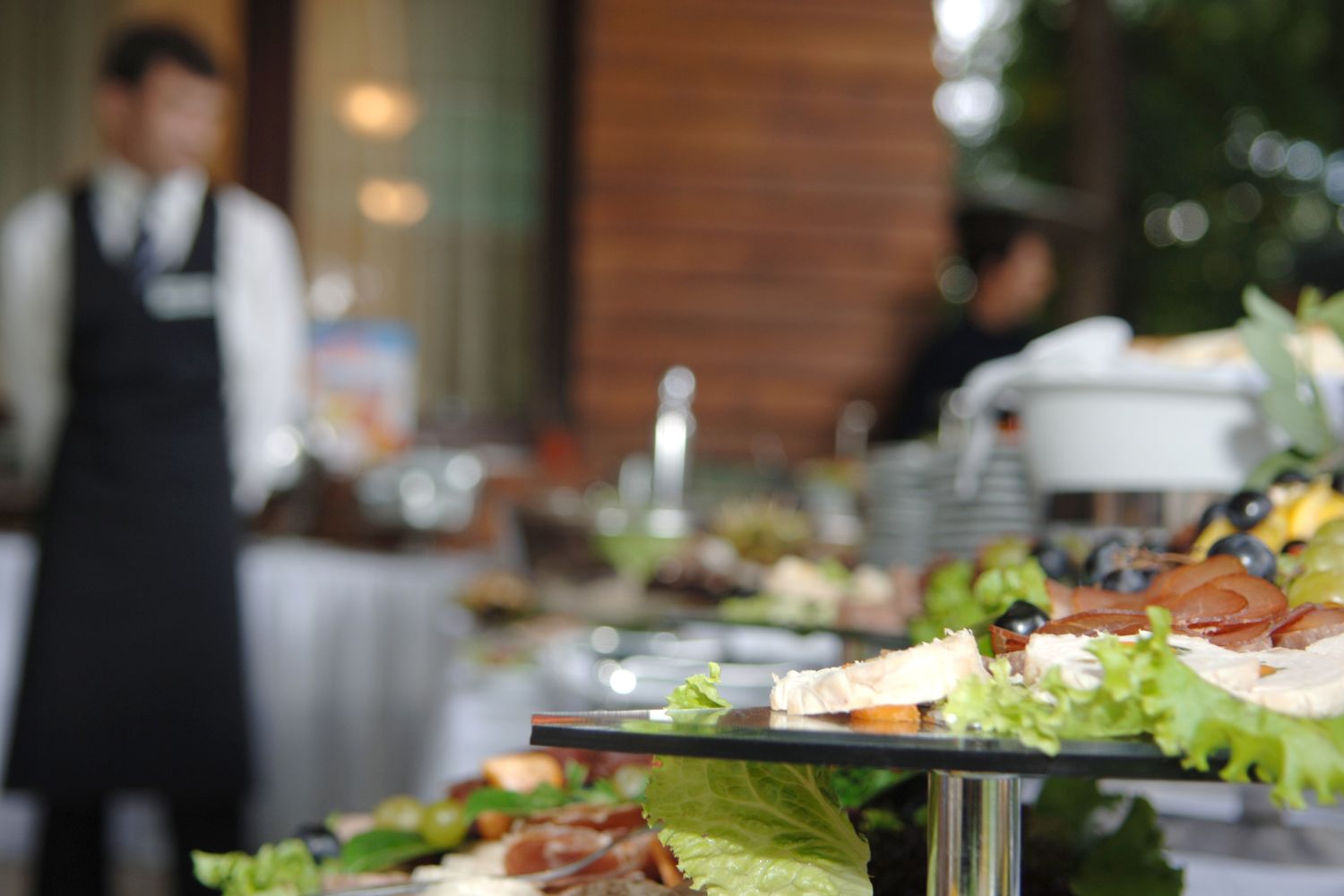 Why should I use a wedding caterer?