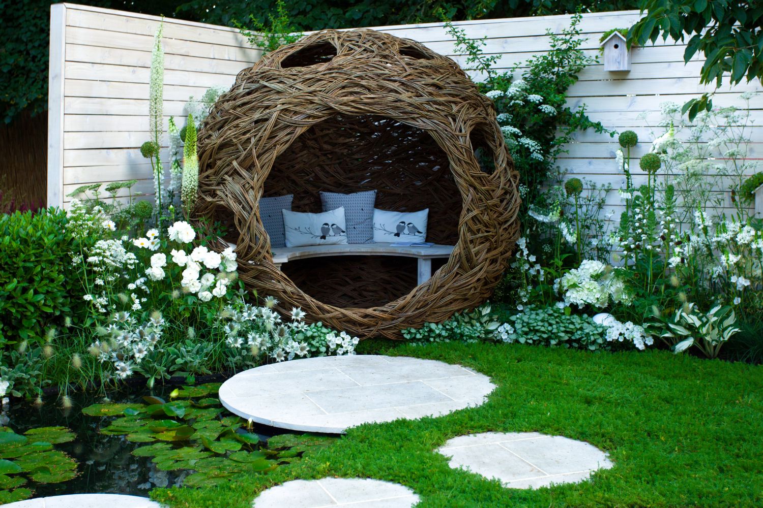 Best makeover ideas for your garden landscape