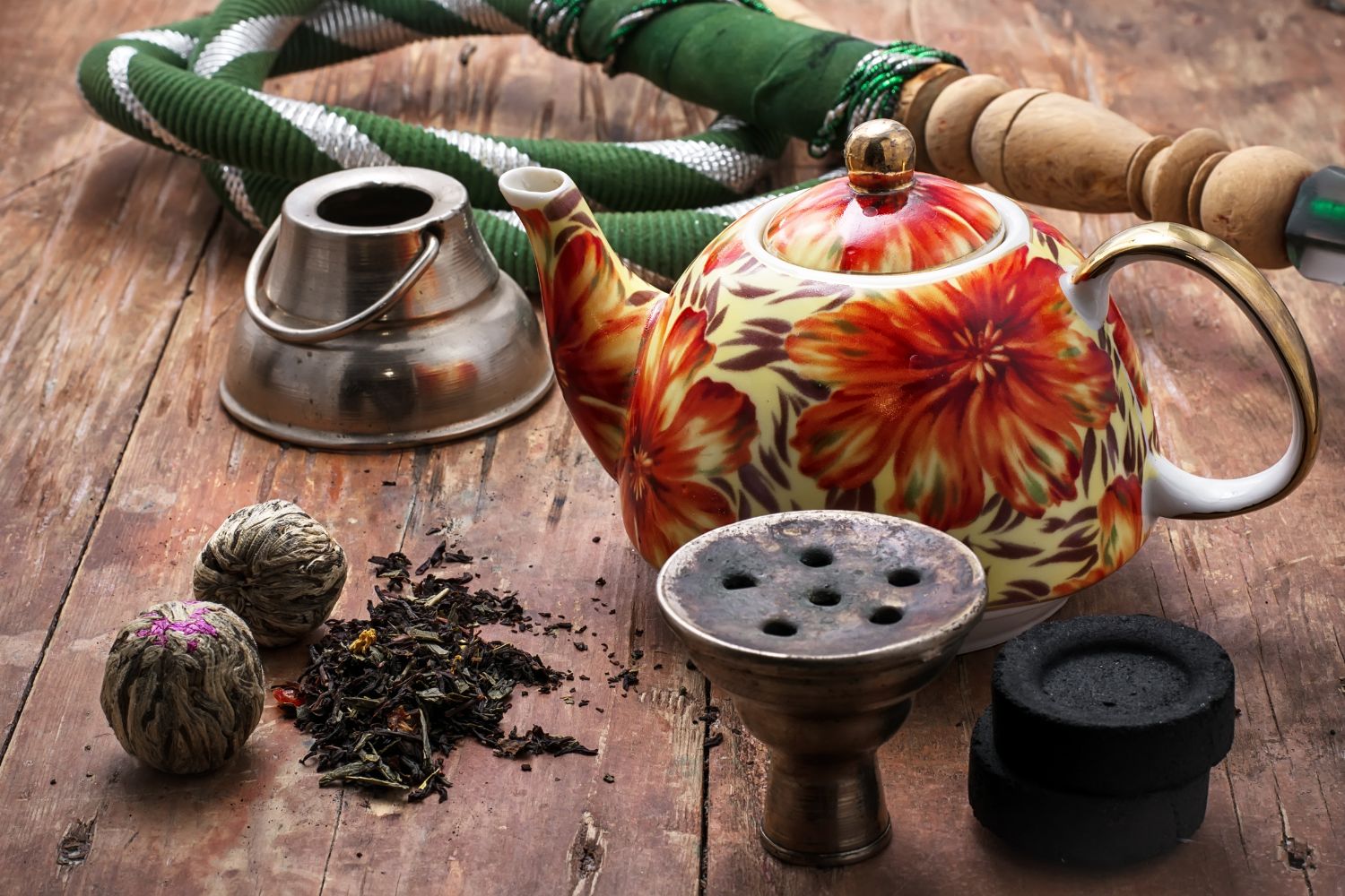 Everything you need to know about shisha pipe accessories